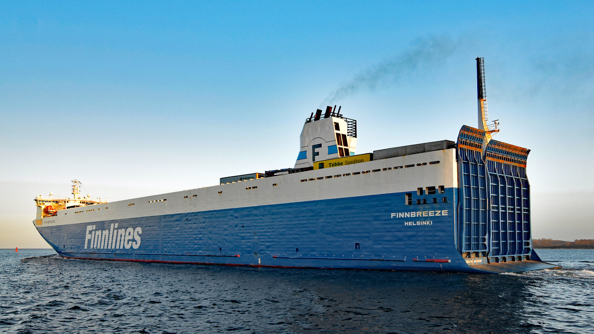 FINNBREEZE (IMO 9468889) am 19.01.2020 in der Ostsee vor Lübeck-Travemünde