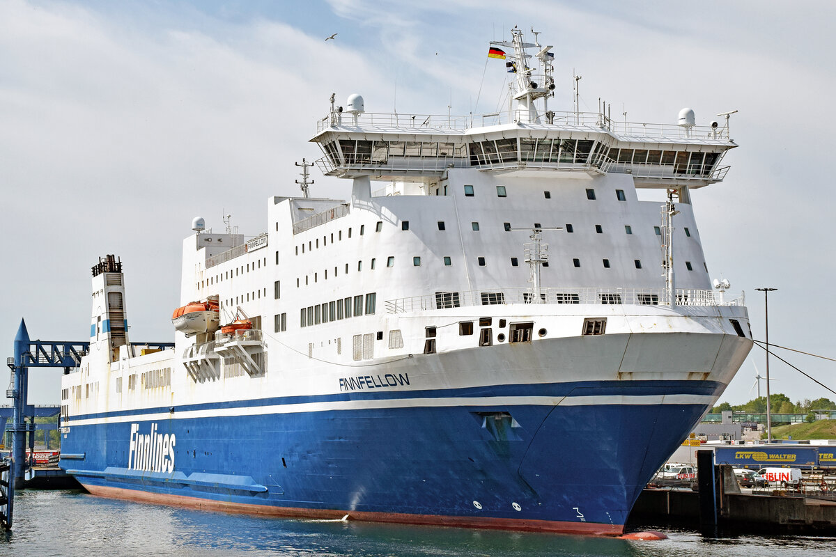 FINNFELLOW (Finnlines, IMO 9145164) am 22.05.2023 beim Skandinavienkai in Lübeck-Travemünde