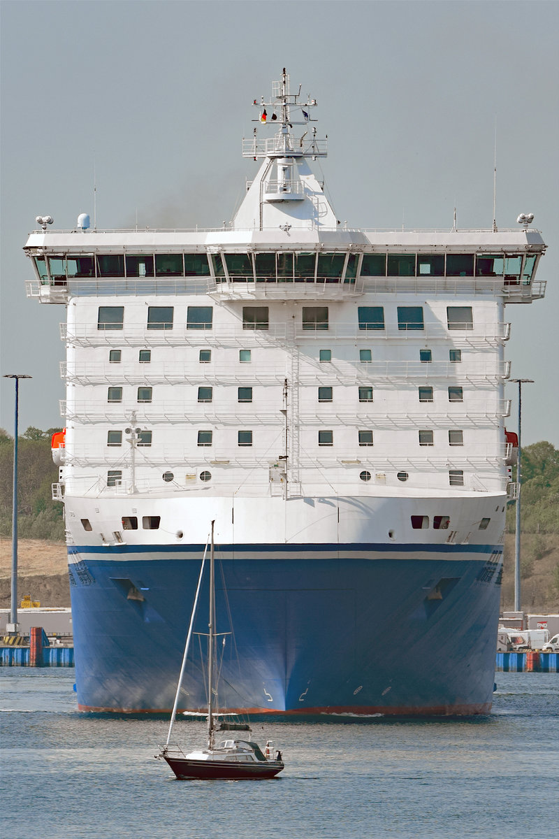 Finnlines-Fähre EUROPALINK verlässt den Hafen von Lübeck-Travemünde. Aufnahme vom 10.5.2018