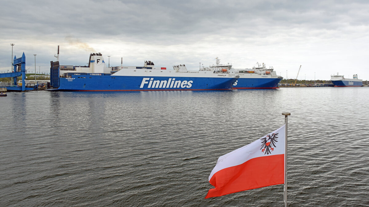 FINNPULP (IMO 9212644, Finnlines) am 01.05.2022 beim Skandinavienkai in Lübeck-Travemünde