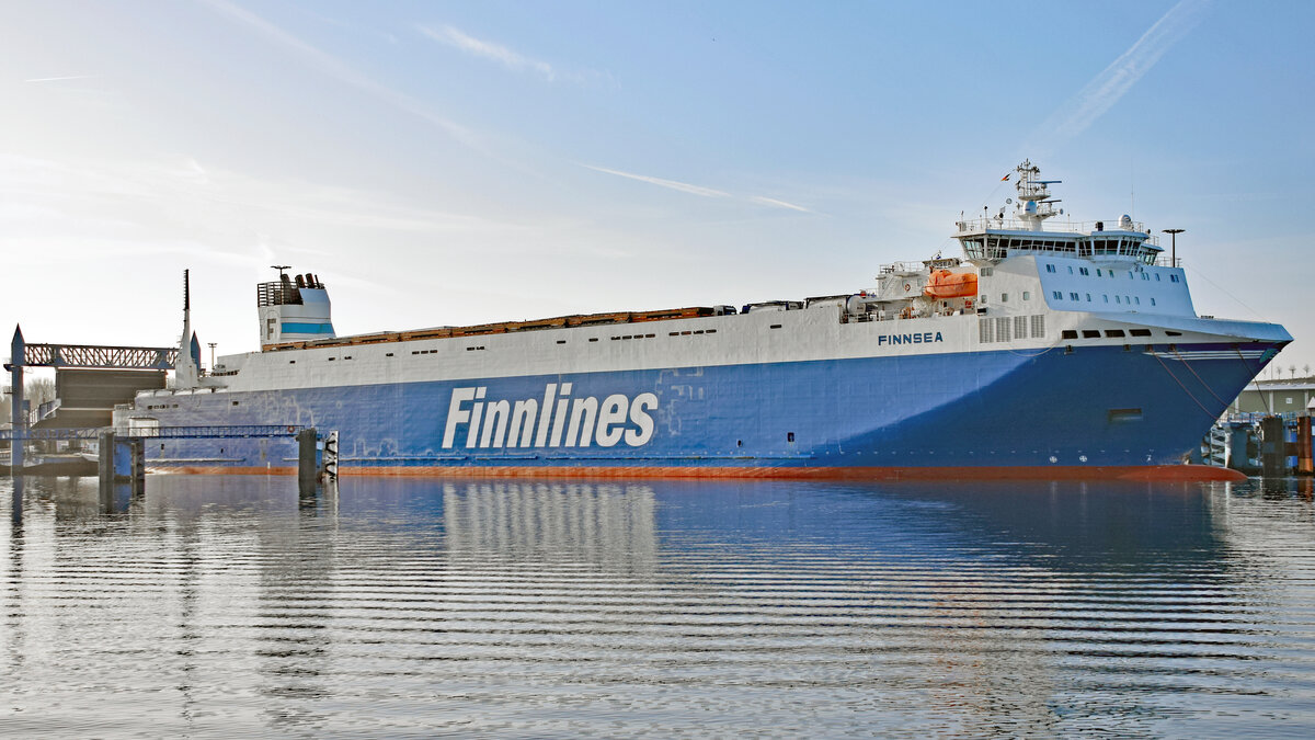 FINNSEA (IMO 9468891, Finnlines) am 15.01.2022 beim Skandinavienkai in Lübeck-Travemünde