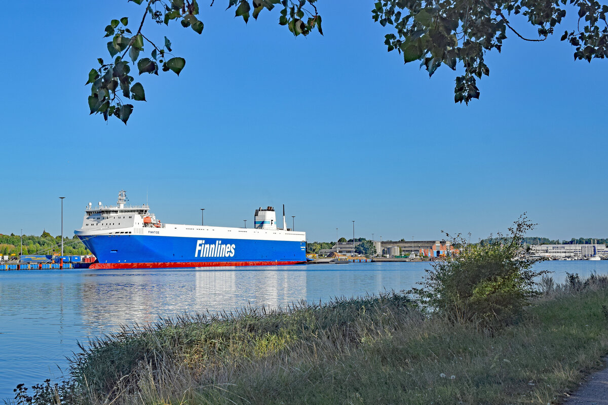 FINNTIDE (IMO 9468920, Finnlines) am 12.08.2022 am Skandinavienkai in Lübeck-Travemünde