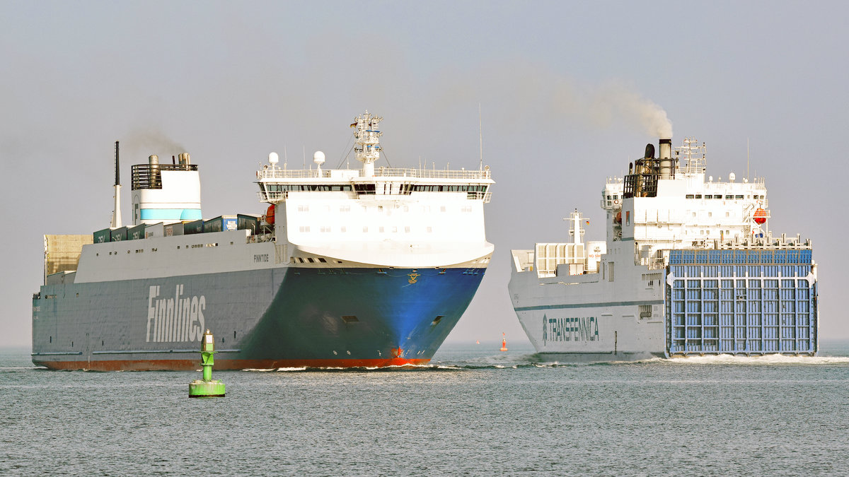 FINNTIDE (IMO 9468920) und GENCA (IMO 9307372) am 17.2.2019 im Seeraum vor Lübeck-Travemünde