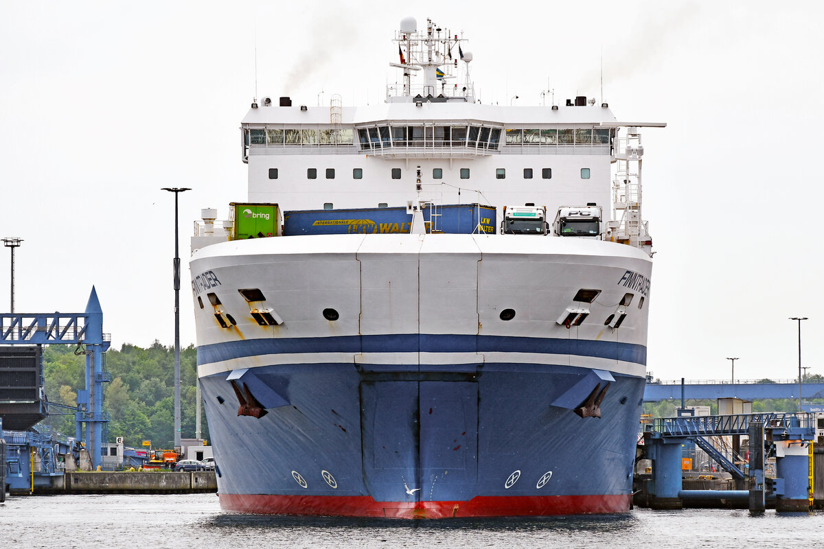 FINNTRADER (IMO 9017769, Finnlines) am 19.05.2022 beim Skandinavienkai in Lübeck-Travemünde