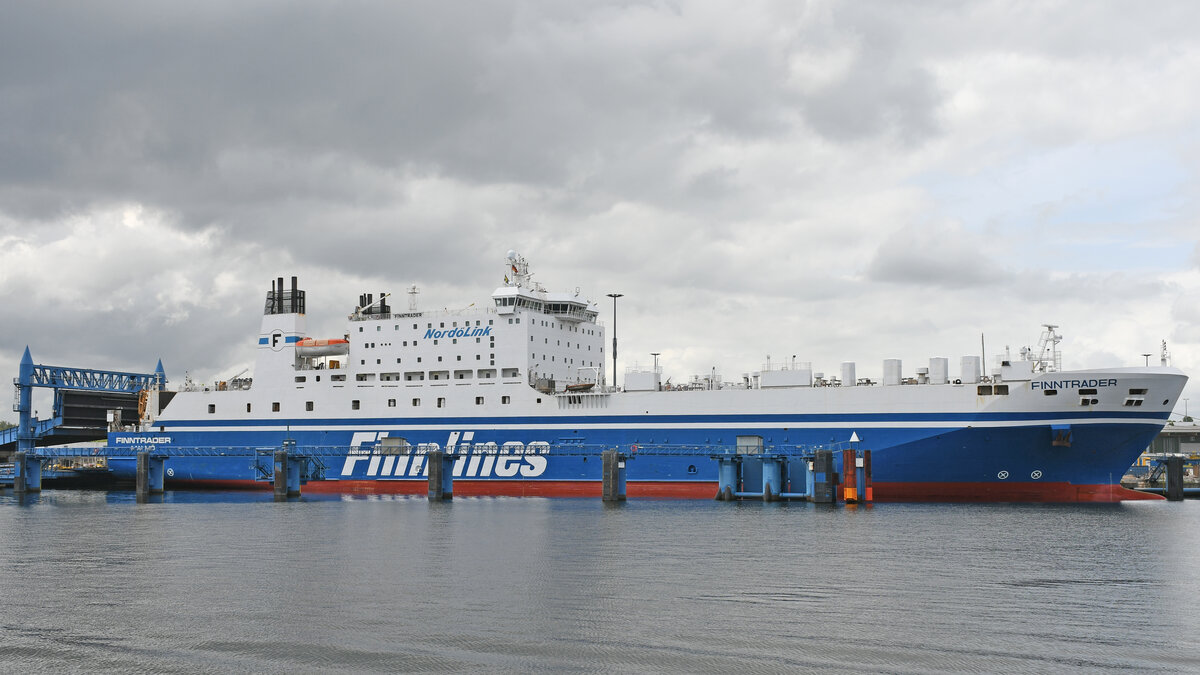 FINNTRADER (IMO 9017769, Finnlines) am 29.05.2022 beim Skandinavienkai in Lübeck-Travemünde