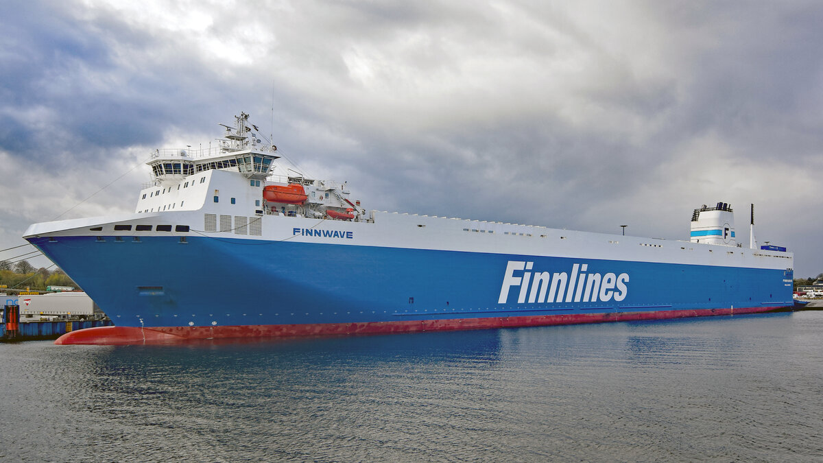 FINNWAVE (IMO 9468932, Finnlines) am 02.11.2022 in Lübeck-Travemünde