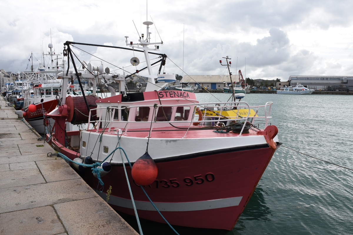 Fischerboot CH.735950 « STENACA » im Heimathafen Granville (Halbinsel Cotentin / Normandie) (2017-09-10)