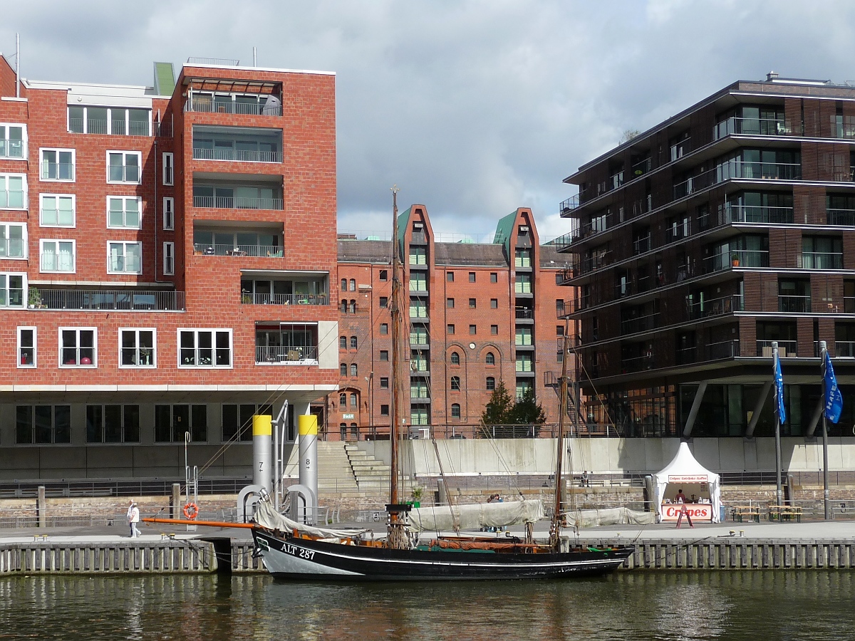 Fischerei-Segelschiff  ALT 287 Catarina  im Sandtorhafen in Hamburg, 8.9.15