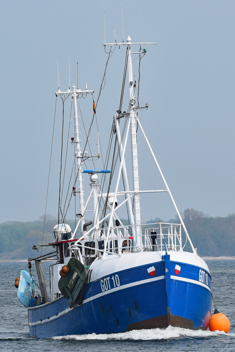 Fischereifahrzeug GOT 10 HANSEAT am 15.5.2021 im Hafen von Lübeck-Travemünde