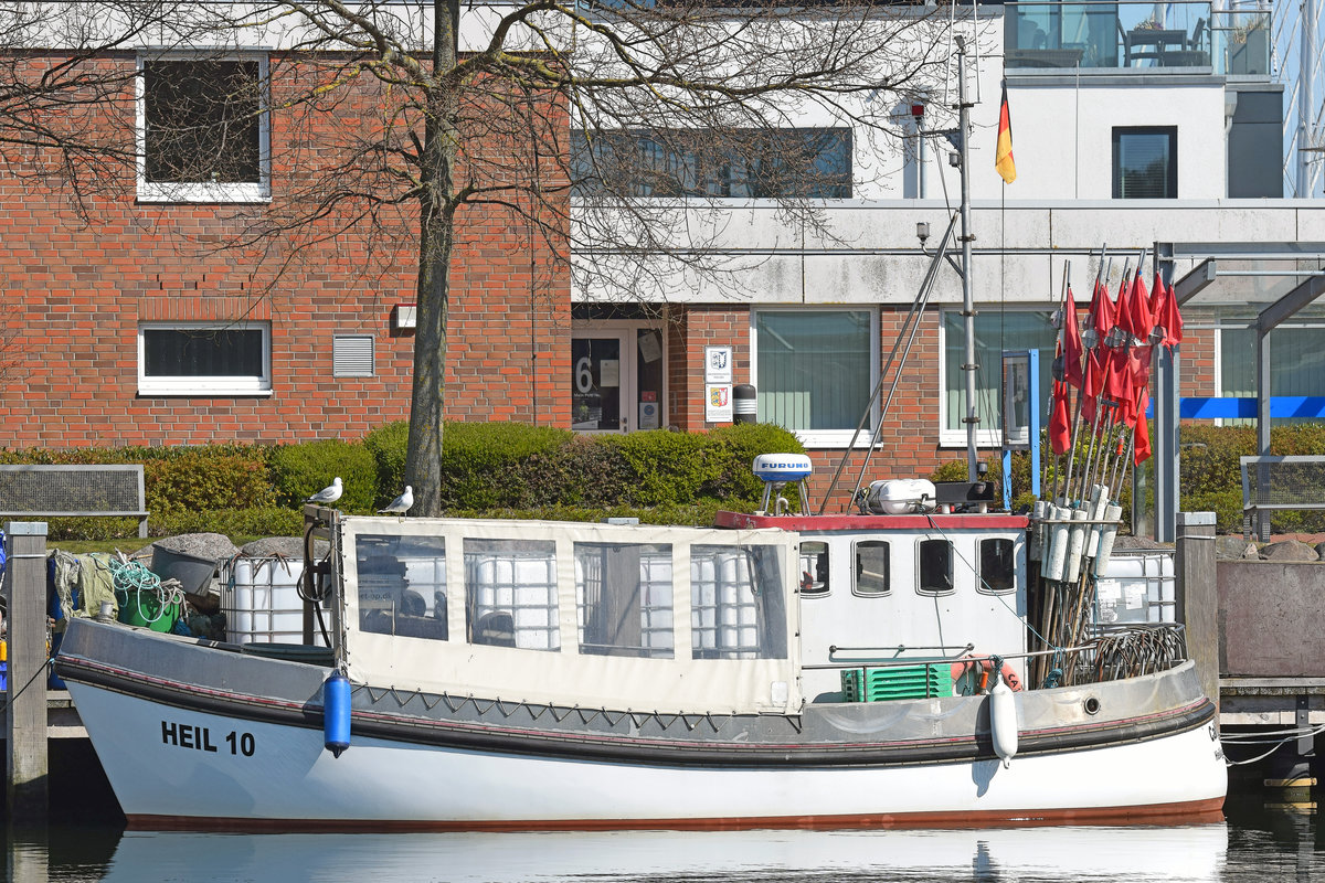 Fischereifahrzeug HEIL 10 am 20.04.2021 in Heiligenhafen (Ostsee)