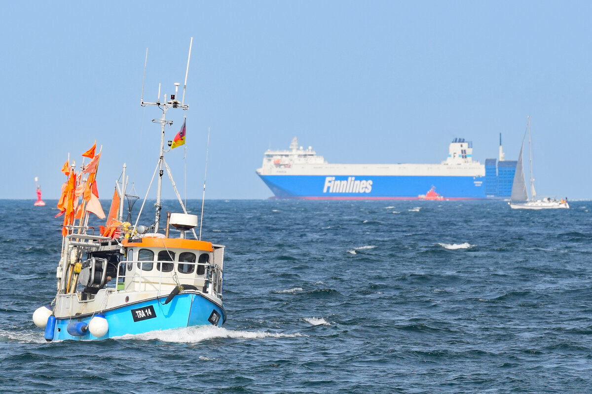 Fischereifahrzeug TRA 14 CONSTANTIA II am 14.08.2022 in der Ostsee vor Lübeck-Travemünde