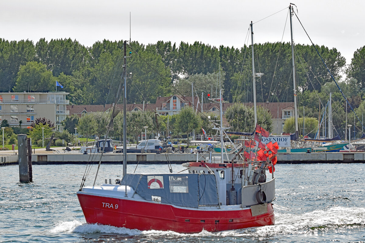 Fischereifahrzeug TRA 9 CHRISTOPH am 24.08.2021 im Hafen von Lübeck-Travemünde 