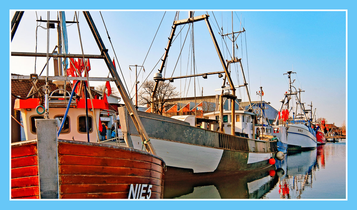 Fischereifahrzeuge im Hafen von Niendorf/Ostsee. Aufnahme vom 17.2.2019