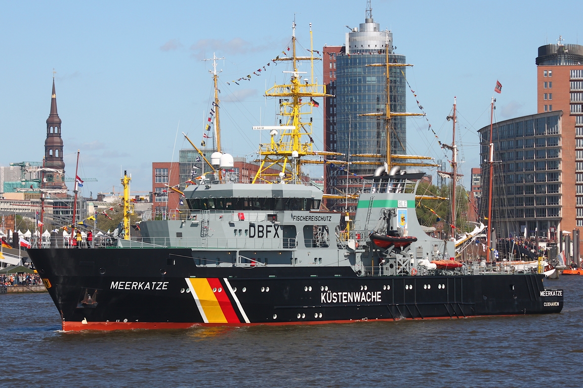 Fischereischutz-Schiff MEERKATZE (IMO 9421245); Eigner/Betreiber: Fischereischutz Deutschland; Datum: 10.05.2015; Aufnahmeort: Elbe/Hafen Hamburg, Deutschland. Das Bild zeigt die MEERKATZE anlässlich des Hafengeburtstags vor Steinwerder.