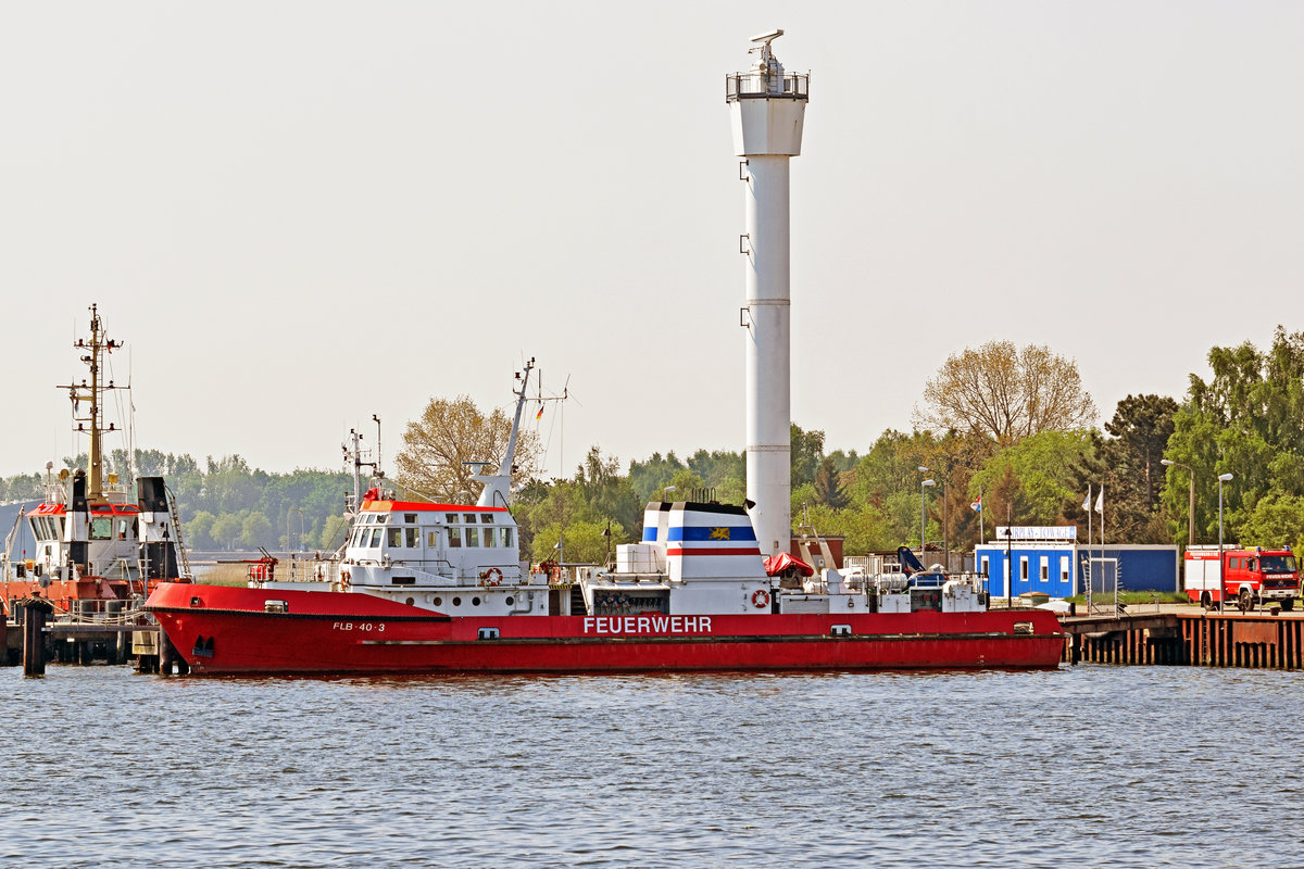 FLB-40-3 am 13.5.2018 im Hafen von Rostock-Warnemünde