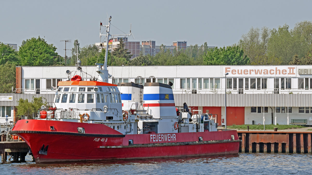 FLB-40-3 am 13.5.2018 im Hafen von Rostock-Warnemünde