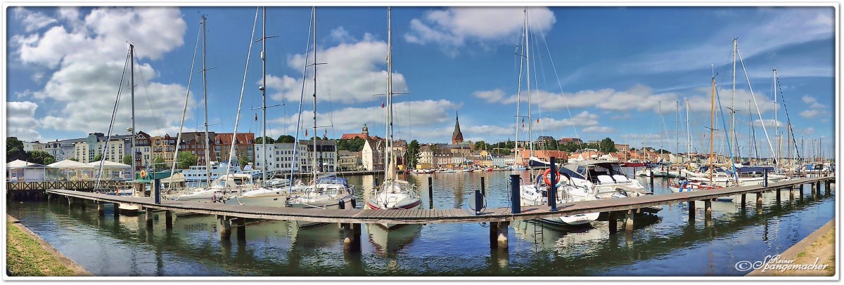 Flensburg Hafen mit Segelschiffen. Panorama August 2013