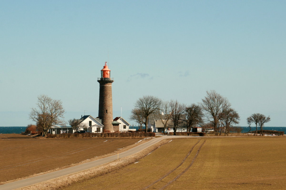 Fornæs Fyr. Der Leuchtturm ist 27 m hoch und wurde 1839 in Betrieb genommen; 24.03.2013