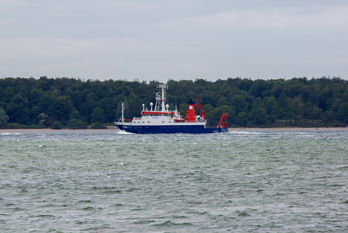 Forschungsschiff „Alkor“ kreuzt auf der Kieler Förde. - 20.06.2014