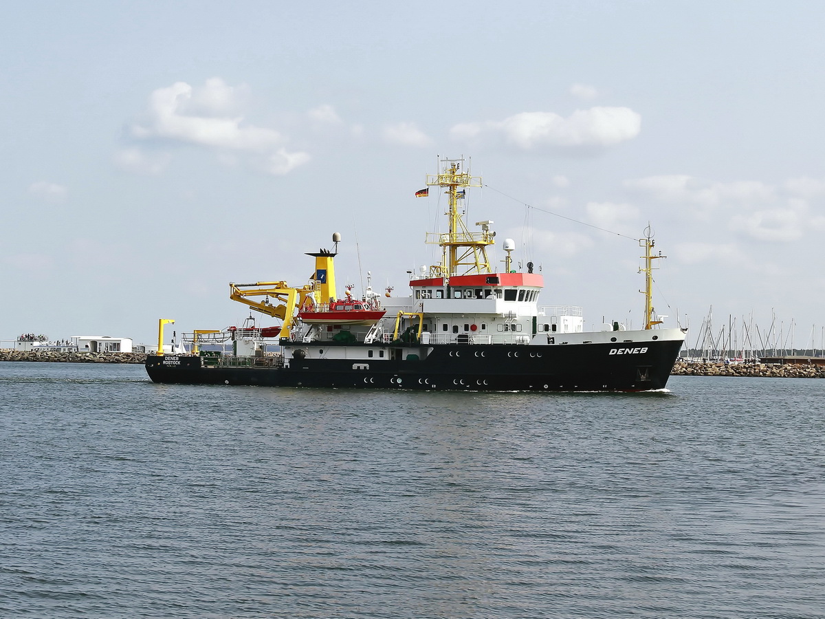 Forschungsschiff   DENEB, IMO 9079470, bei Warnemünde in Richtung Ostsee am 29. August 2018.
