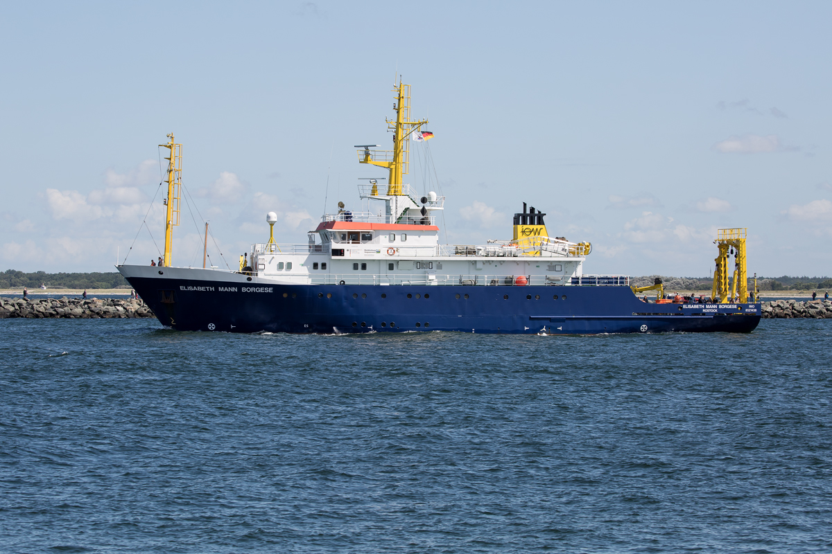 Forschungsschiff ELISABETH MANN BORGESE (IMO 8521438) auslaufend in Warnemünde. - 13.08.2017
