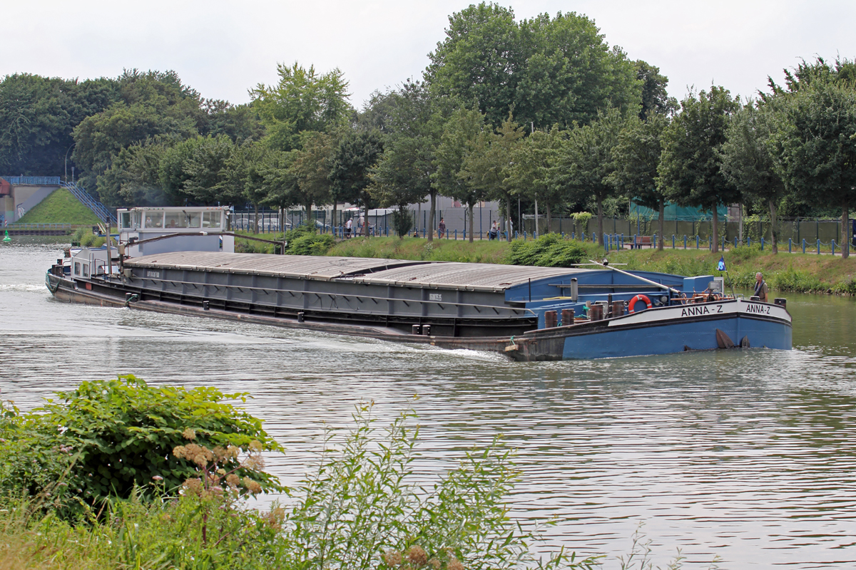 Frachtschiff  ANNA-Z  auf dem Dortmund-Ems-Kanal in Datteln 24.7.2016