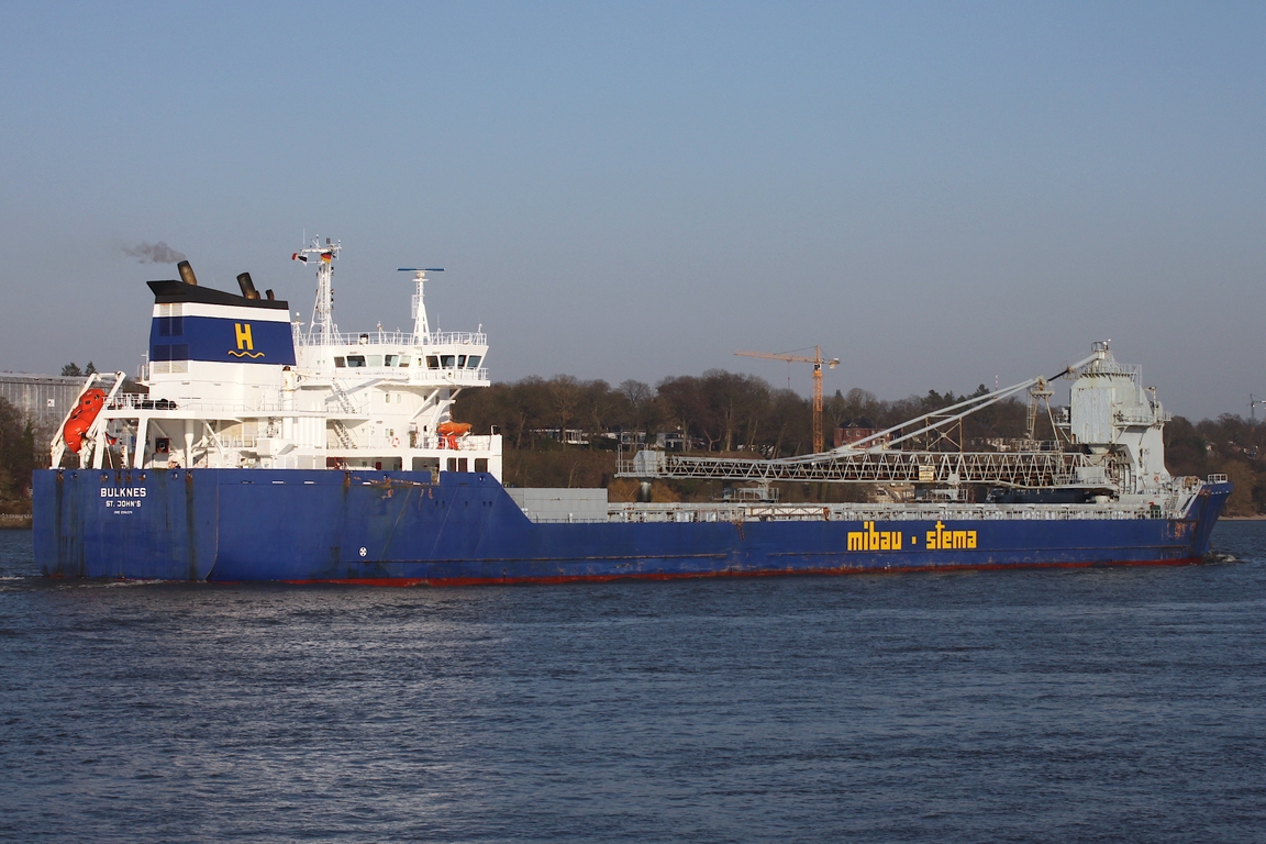 Frachtschiff BULKNES (IMO 9384370); Datum: 05.03.2026; Aufnahmeort: Elbe/Hafen Hamburg, Deutschland.