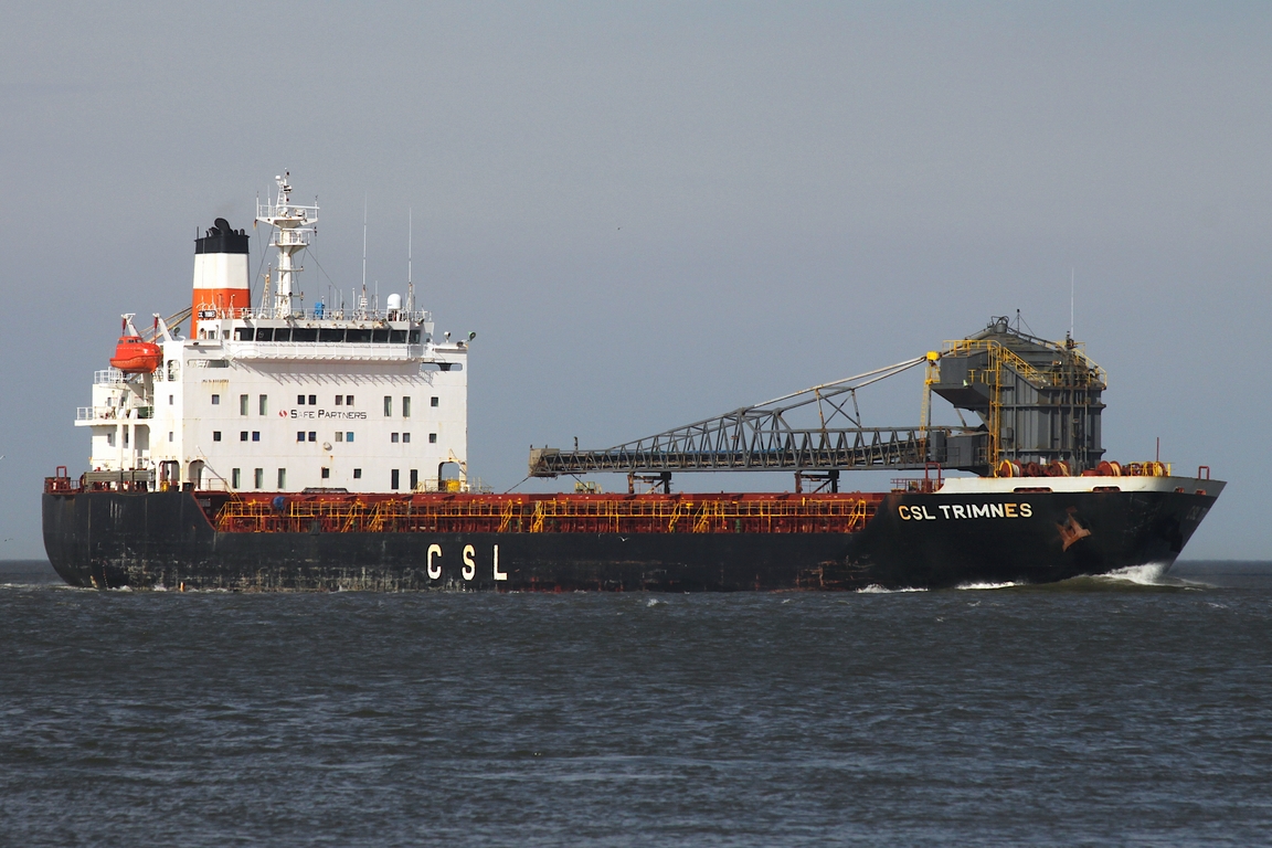 Frachtschiff CSL TRIMNES (IMO 890858); Datum: 15.09.2026; Aufnahmeort: Elbe/Cuxhaven, Deutschland.