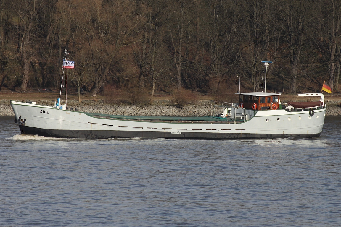 Frachtschiff DIDE (IMO 6613586 ); Datum: 03.03.2026; Aufnahmeort: Elbe/Hafen Hamburg, Deutschland.