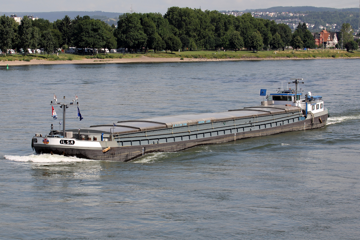 Frachtschiff  ILSA  Rhein aufwärts in Koblenz 4.7.2017