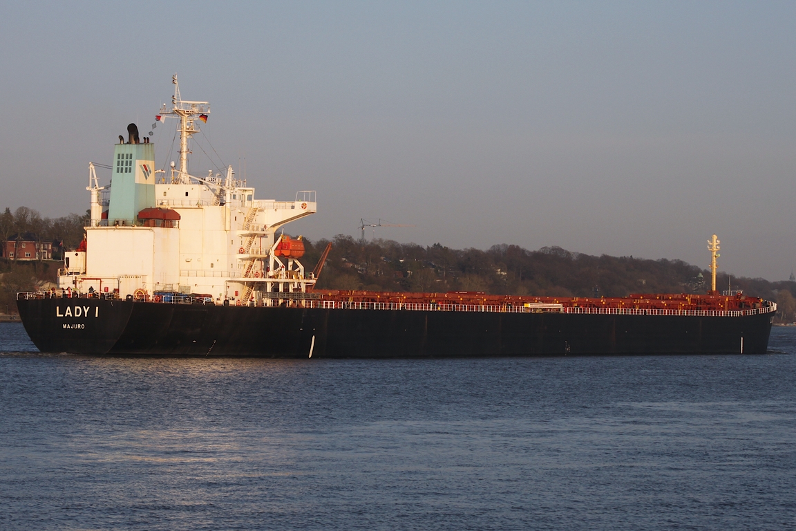 Frachtschiff  LADY I (IMO 9336610); Datum: 05.03.2026; Aufnahmeort: Elbe/Hafen Hamburg, Deutschland.