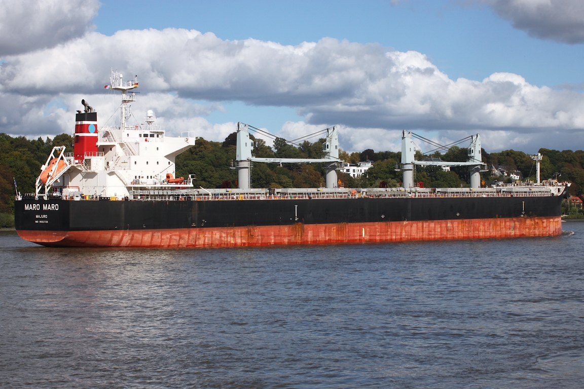 Frachtschiff MARO MARO (IMO 9553725); Datum: 23.09.2025; Aufnahmeort: Elbe/Hafen Hamburg, Deutschland.