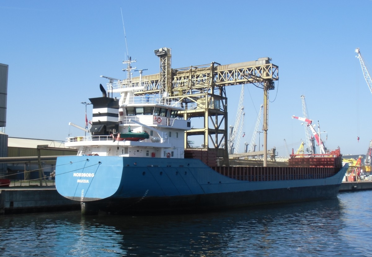 Frachtschiff Nordborg am 03.10.15 in Rostock.