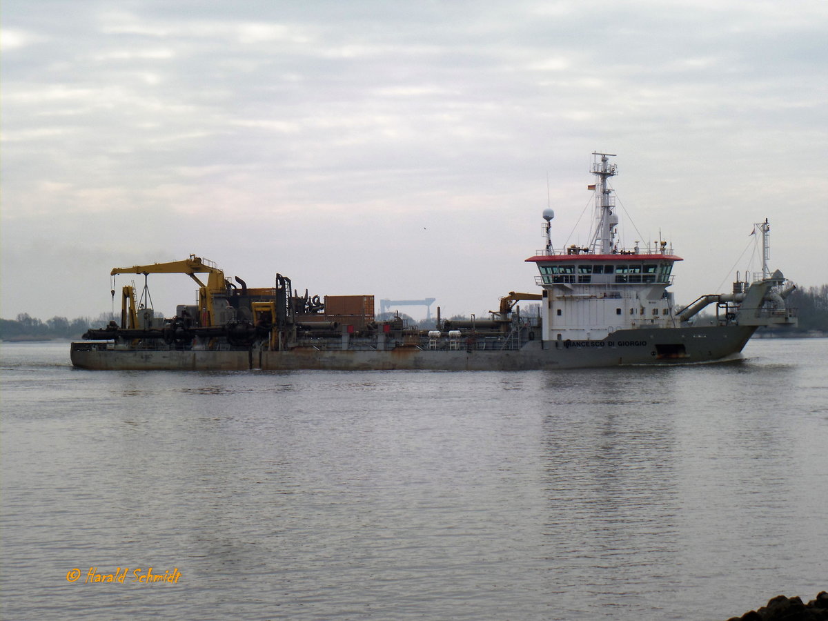 FRANCESCO DI GIORGIO (IMO 9280201) am 30.3.2017, Hamburg, Elbe Höhe Wittenbergen /
Saug-Bagger / GT 4.683 / Lüa 95,3 m, B 21 m, Tg 7,3 m / 2 ABC-Diesel, ges. 5.624 kW (7.648 PS), 2 Azimut, ges. 4.300 kW (5.848 PS), 12,3 kn / gebaut 2003 bei Izar Construcciones Navales SA - Astillero Gijon, Spanien / Eigner: European Dredging, Luxemburg / Flagge: Luxemburg /
