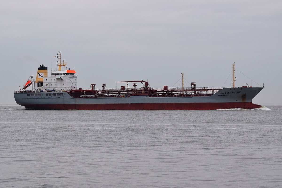 FRANK , Tanker , IMO 9204049 , Baujahr 2000 , 137.79 x 22 m , Cuxhaven , 17.03.2020