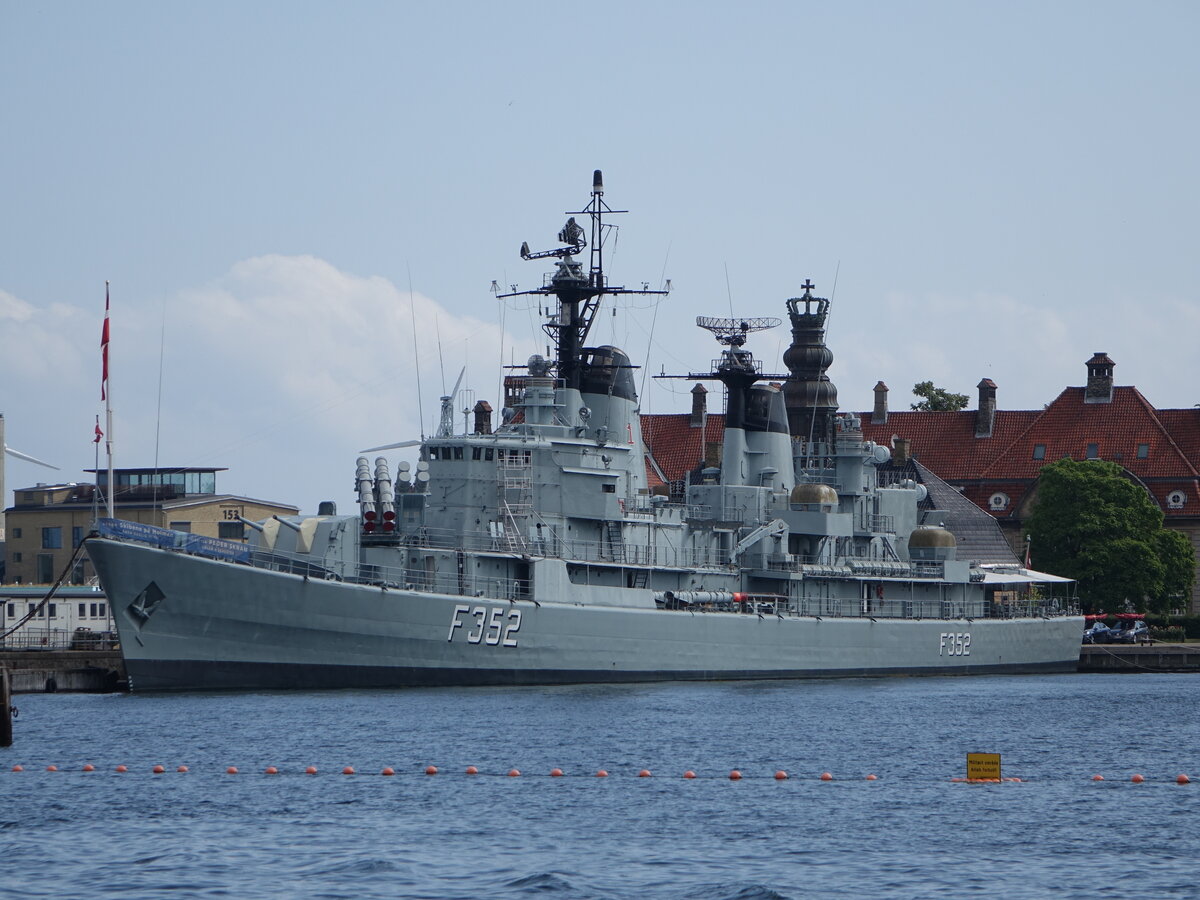 Fregatte F352 Peder Skram der dänischen Marine, Länge 113 M, gebaut 1966, heute im Hafen von Kopenhagen (23.07.2021)