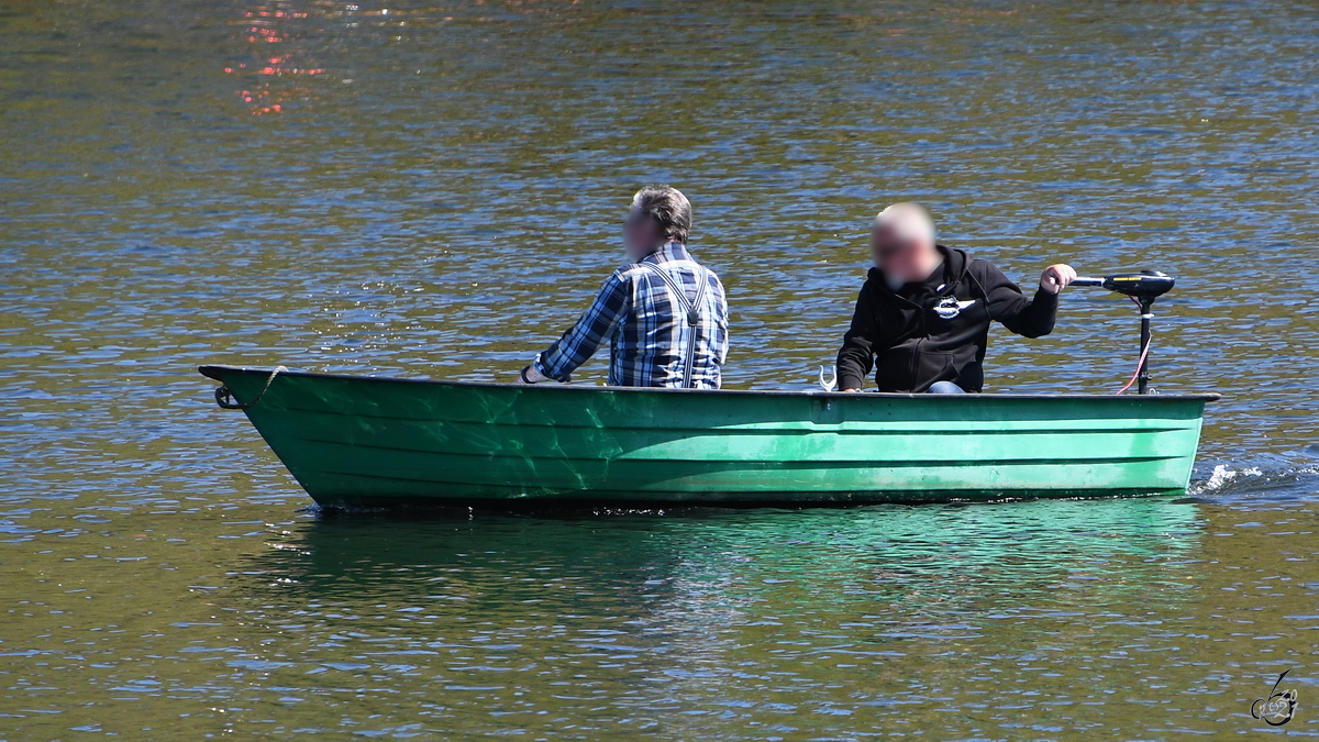 Frei nach Peter Maffay  Zwei in einem Boot  befahren die Ruhr bei Witten. (April 2021)