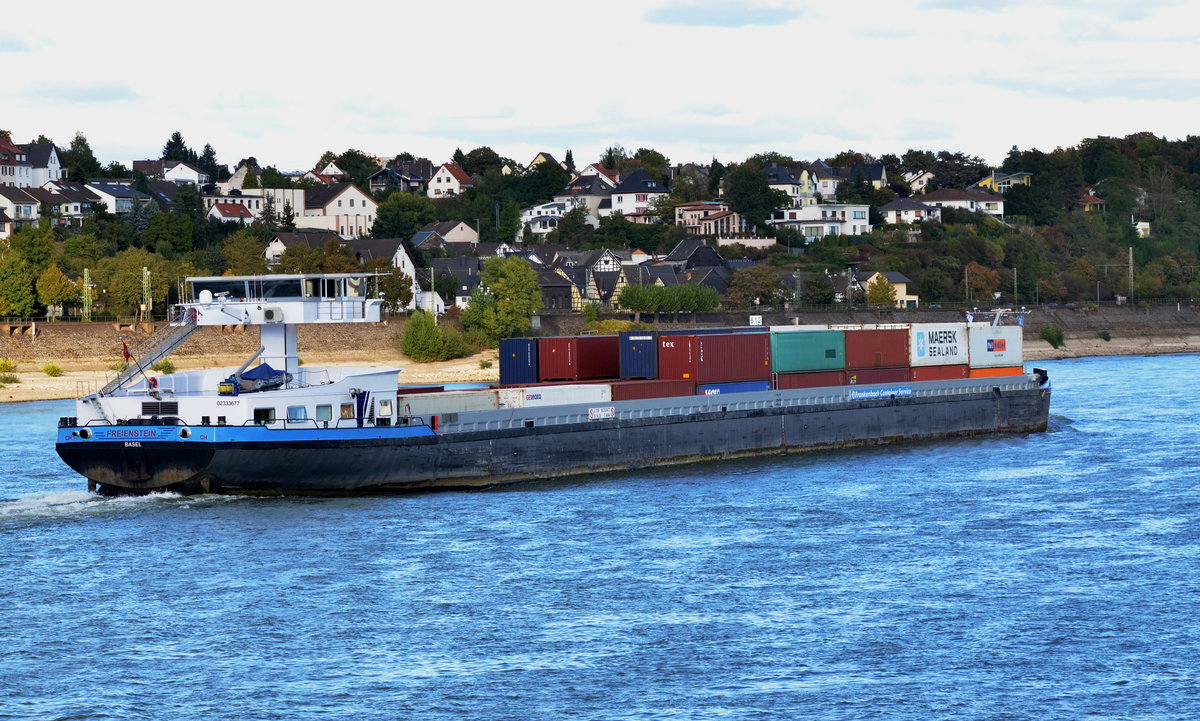 Freienstein Container Binnenschiff auf dem Rhein bei Andernach am 05.10.16.