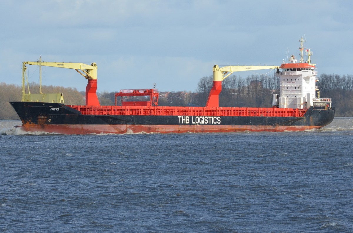 FREYA   Feederschiff  , IMO 9219874 , 02.04.2015  Lühe