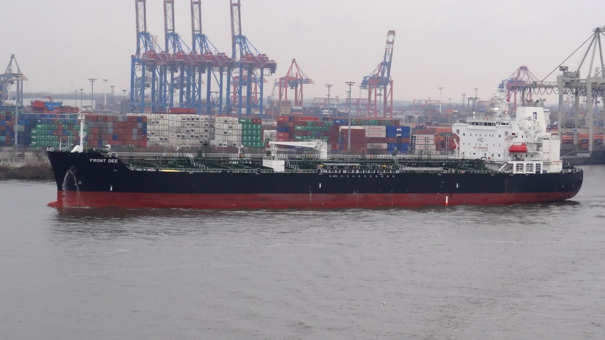 FRONT DEE   Öltanker   28.02.2014    Hamburg-Hafen
183 x 32m