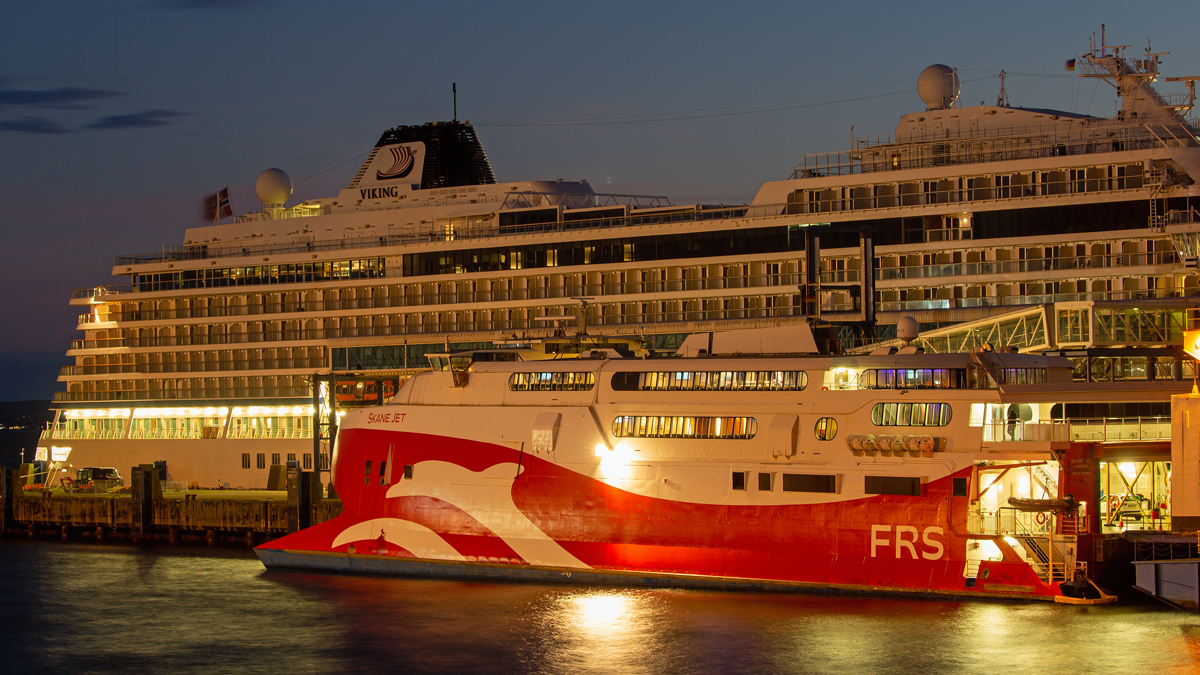 FRS SKANE JET (IMO 9176060) in Sassnitz Mukran vor ihrer Winterpause, die sie im Sassnitzer Stadthafen verbringen wird. - 02.11.2020