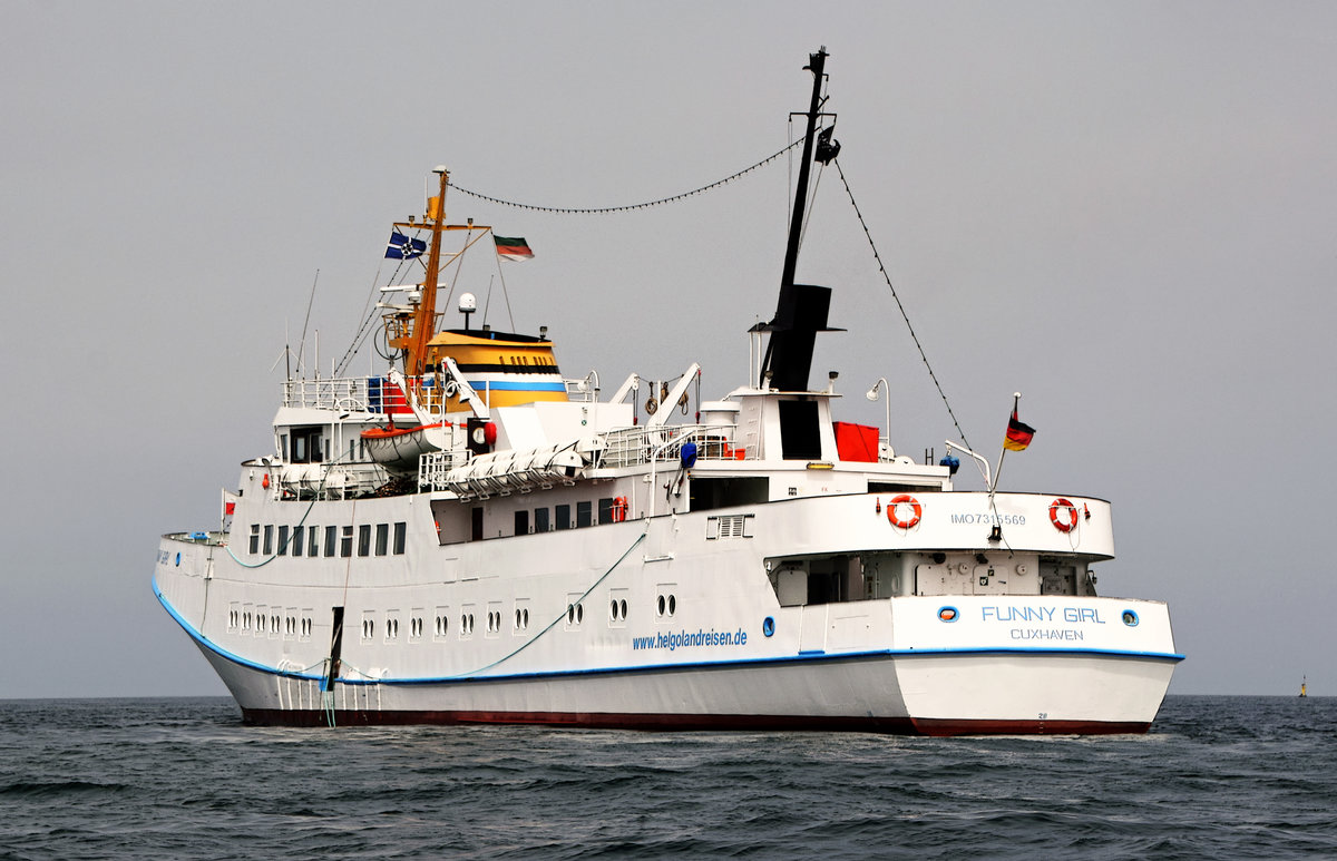 FUNNY GIRL (IMO 7315569) vor Helgoland. Aufnahme vom 22.07.2015