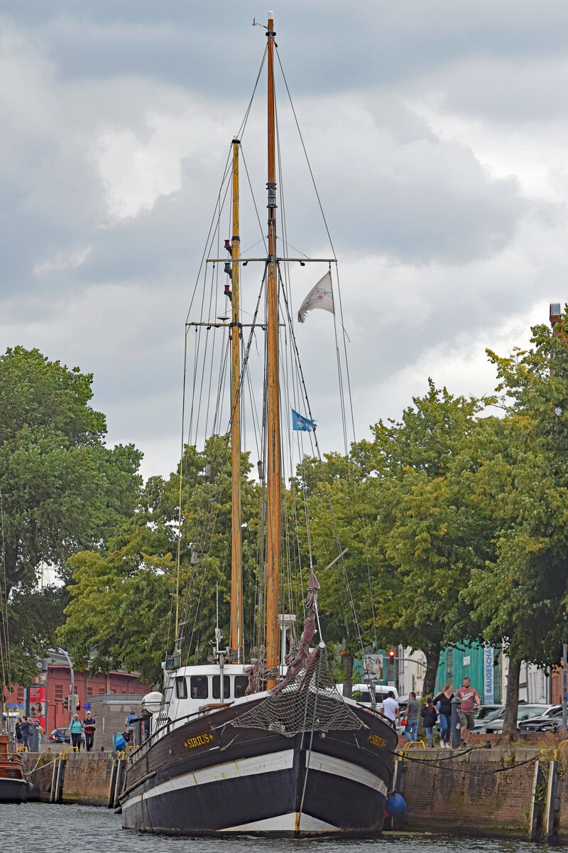 Gaffelketsch SIRIUS (Baujahr 1942) am 14.08.2021 im Hafen von Lübeck