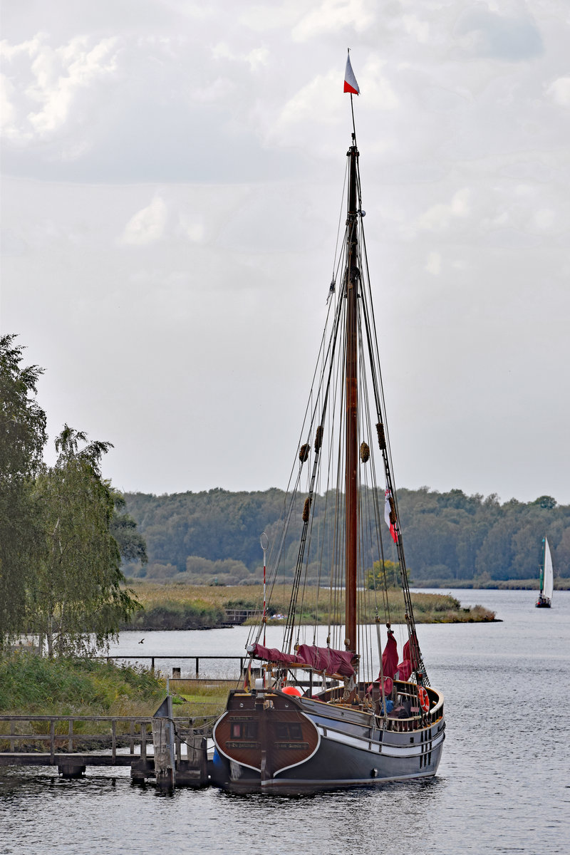 Gaffelkutter „Die Zwillinge von Kappeln“ ,Rufzeichen: DLYX, am 20.9.2018 auf der Trave bei Lübeck-Gothmund