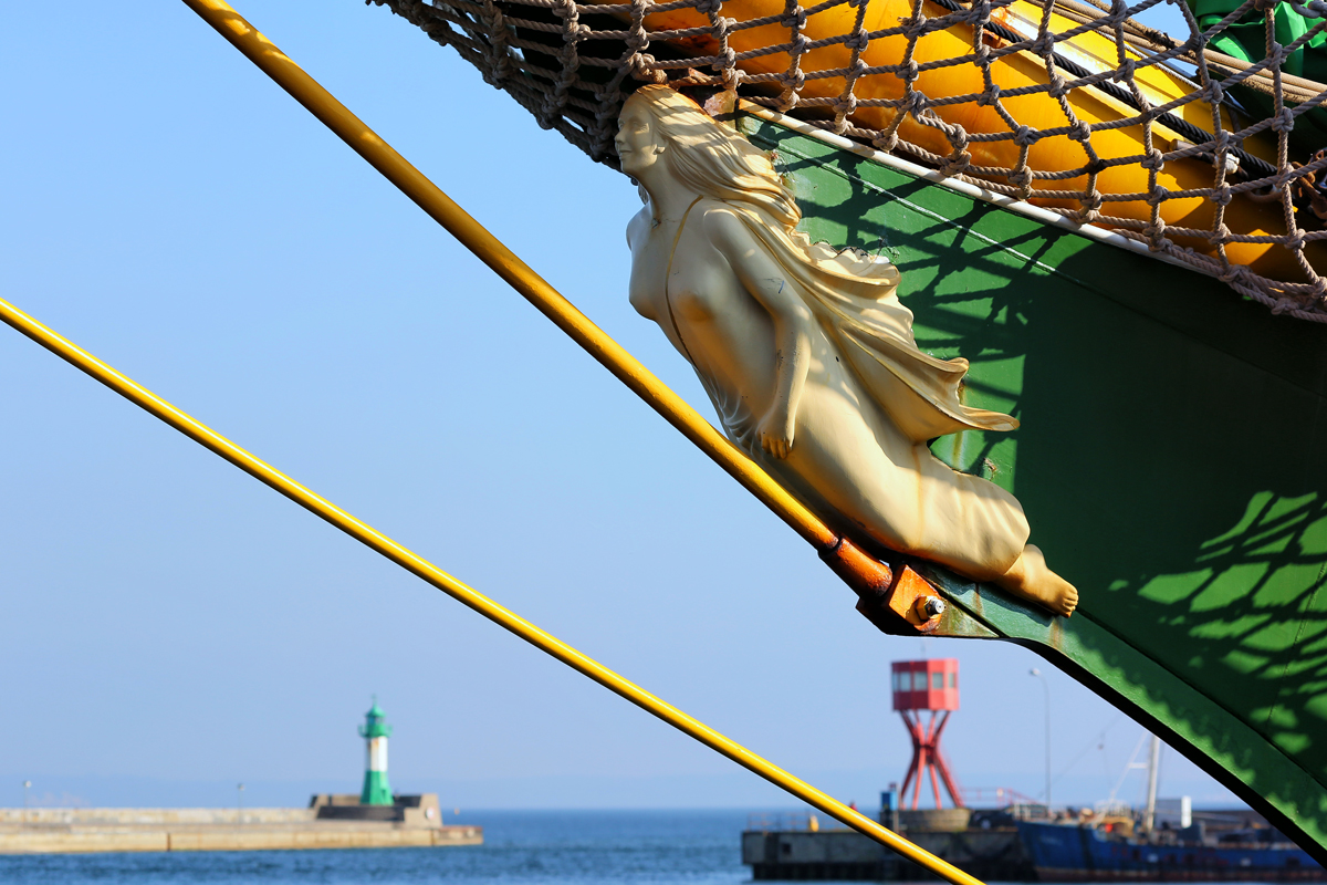 Galionsfigur der ALEXANDER von HUMBOLDT II vor der Sassnitzer Ost-u. Westmole (Unterfeuer). - 03.06.2018