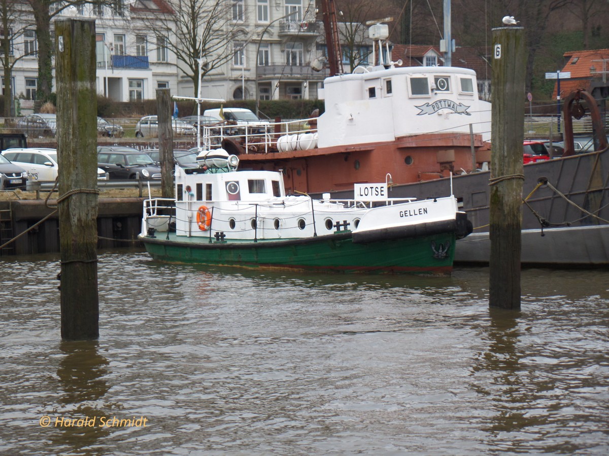 GELLEN am 26.2.2014, Hamburg, Museumshafen Övelgönne /
Ehem. Lotsenversetzboot / Lüa 13,62 m, B 4,15 m, Tg 1,8 m /1 Diesel, 73,6 kW, 100 PS / 1951 bei Schiffswerft Rechlin / Flagge: Deutschland, Heimathafen: Rostock, Museumshafen /
