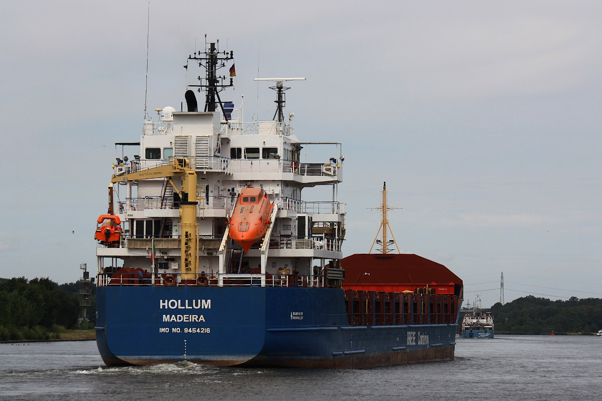 General cargo HOLLUM IMO:9454216 Flagge Portugal im NOK am 29.07.2022 bei Schacht Audorf.