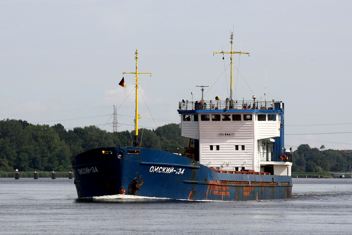 General cargo OMSKIY-134 (IMO:8881711) L.108 m B.15 m Flagge Russian am 29.07.2022 im NOK bei Schacht Audorf.