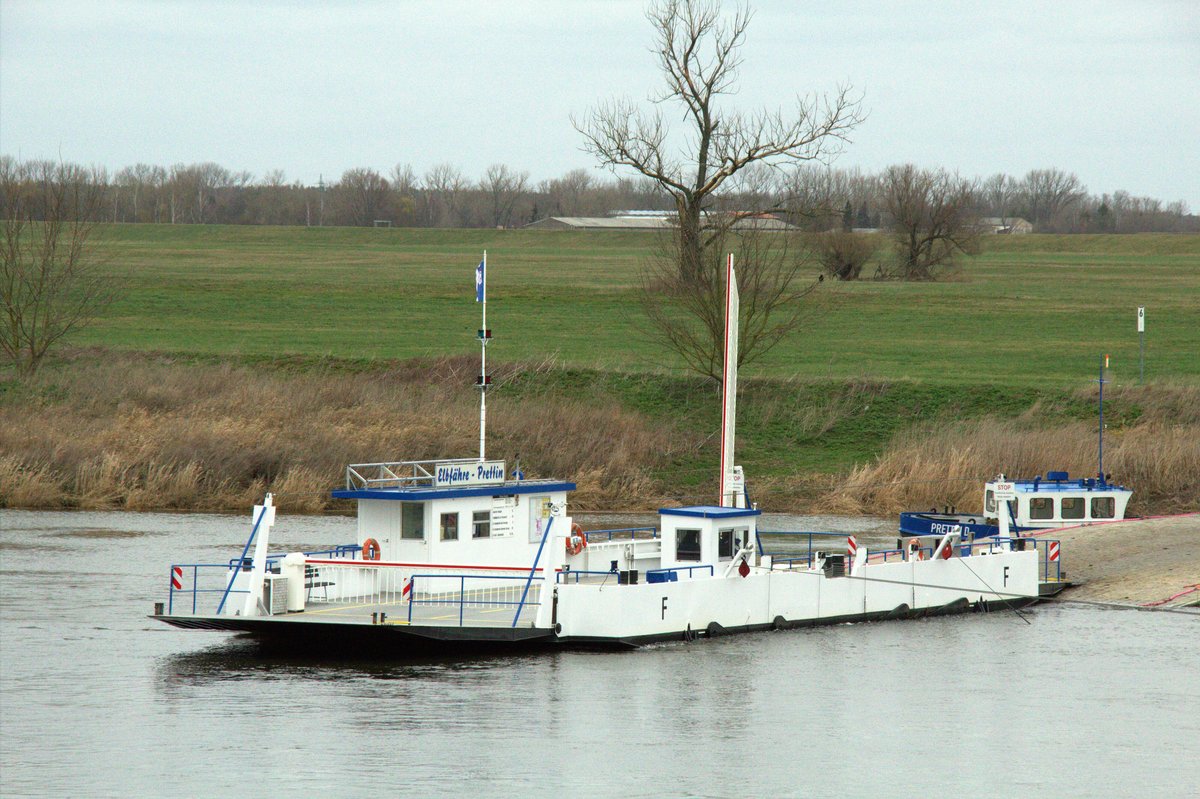 Gierseil Elbe-Fähre Prettin lag am 24.02.2020 am Ufer des Landes Sachsen-Anhalt. 