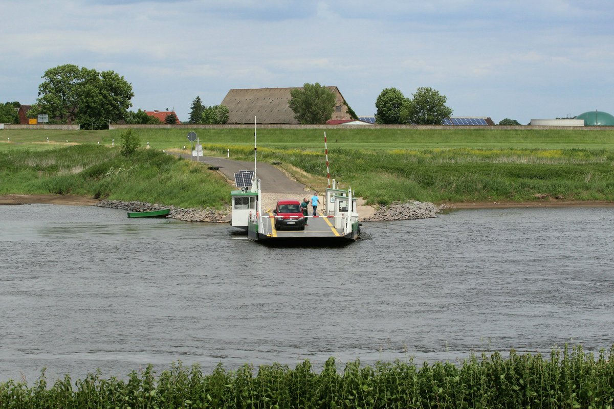 Gierseilfähre Pretzsch (Elbe) am 08.06.2017 am Nördlichem Ufer.